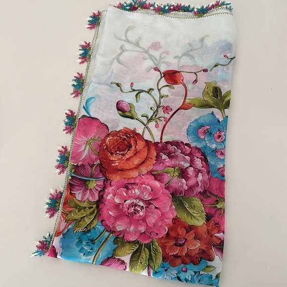 Handmade Needlework Lace Scarf - Picture 5 of 7